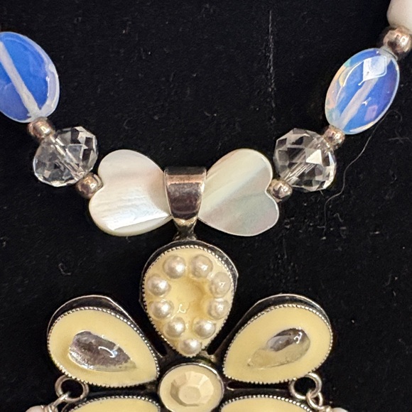 Vintage Reminiscence French Rivera Floral Pendant Necklace - Picture 4 of 12